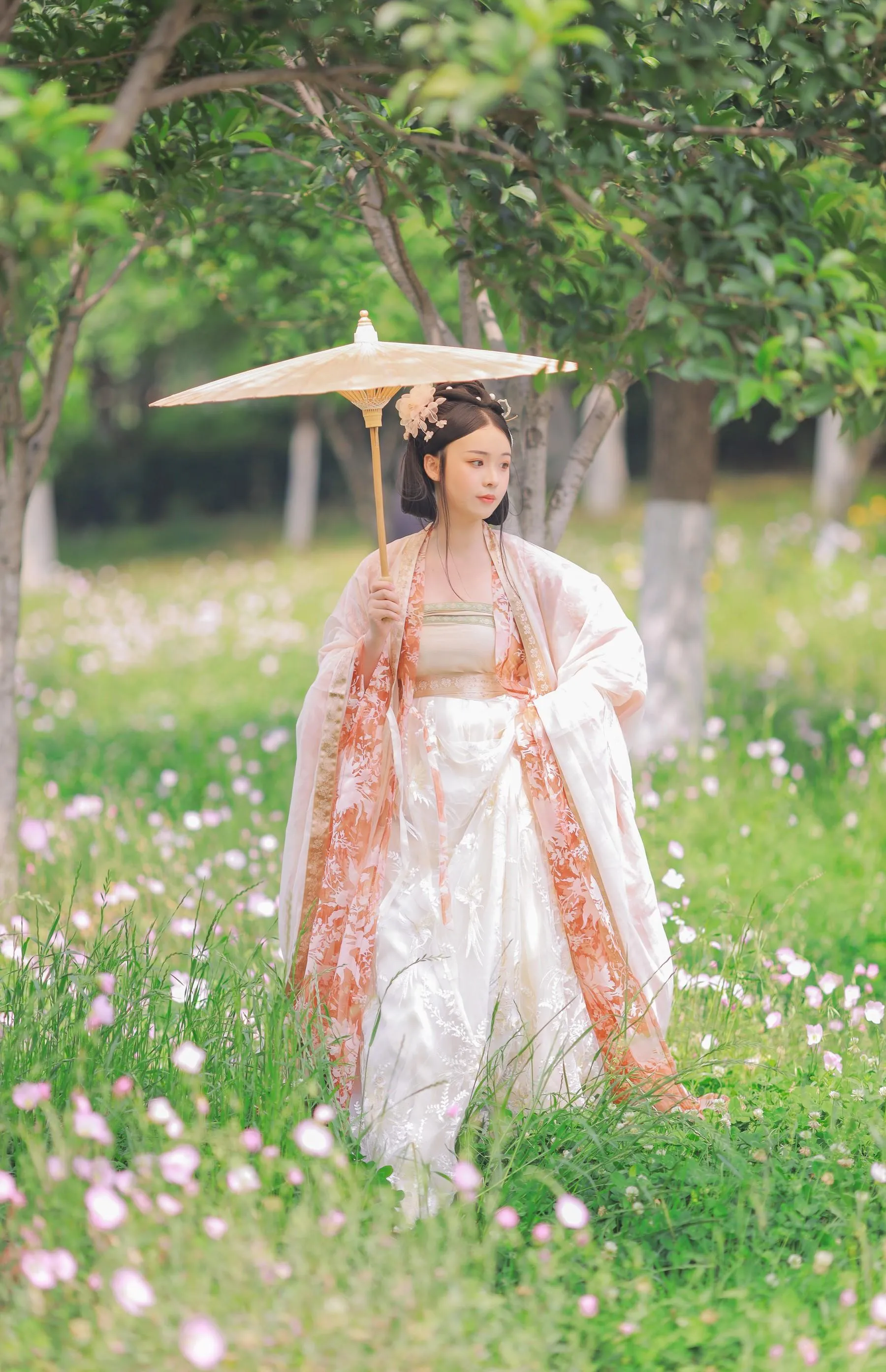 [YITUYU艺图语]2022.08.17 春有约 花不误 蘑菇任性鬼 [20P]插图6